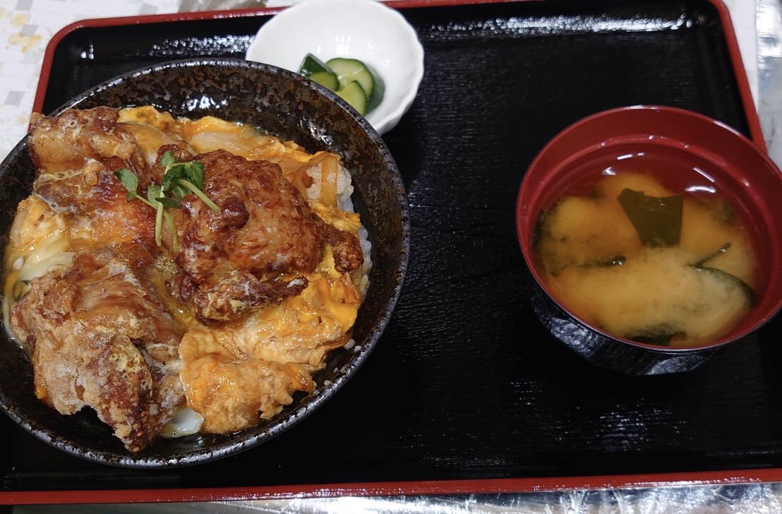 からあげ丼の画像